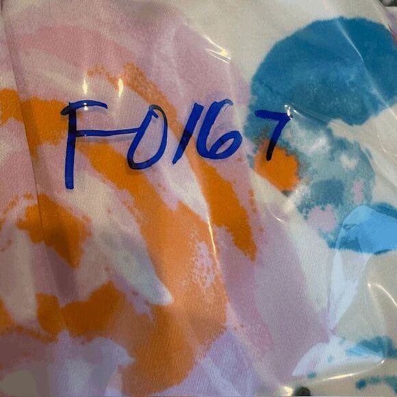 Everly Sleeveless Rose Floral Romper Ruffle Shorts White Wrap Front Size Large - Picture 10 of 10